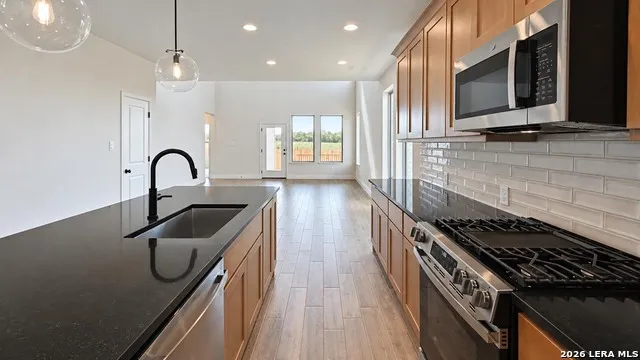 913 Woodland Lakes New Braunfels, TX 78130