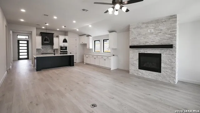1739 Gyst Road Seguin, TX 78155