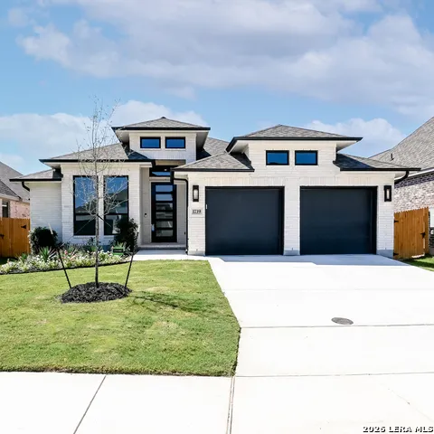 1739 Gyst Road Seguin, TX 78155