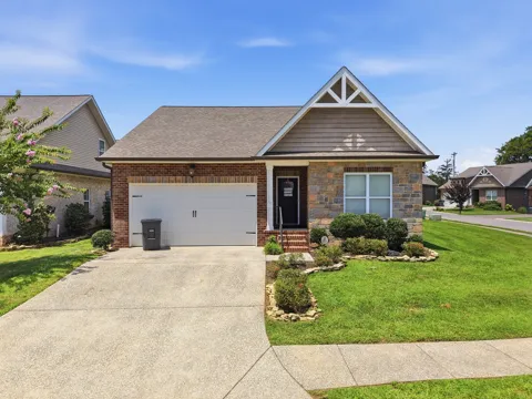 1115 Cross Pointe Dr