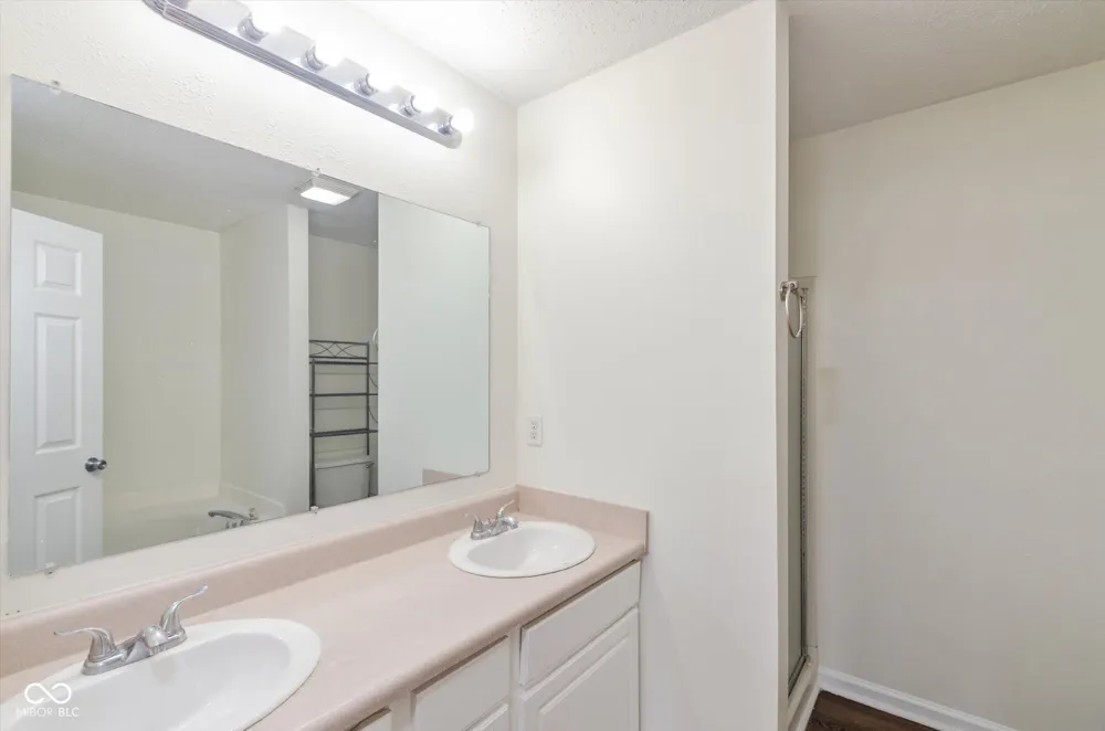 3913 Candle Berry Drive Indianapolis, IN 46235
