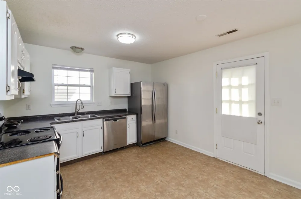 3913 Candle Berry Drive Indianapolis, IN 46235