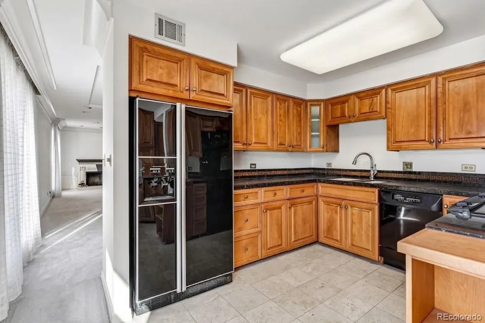 2000 E 12th Avenue #4 Denver, CO 80206