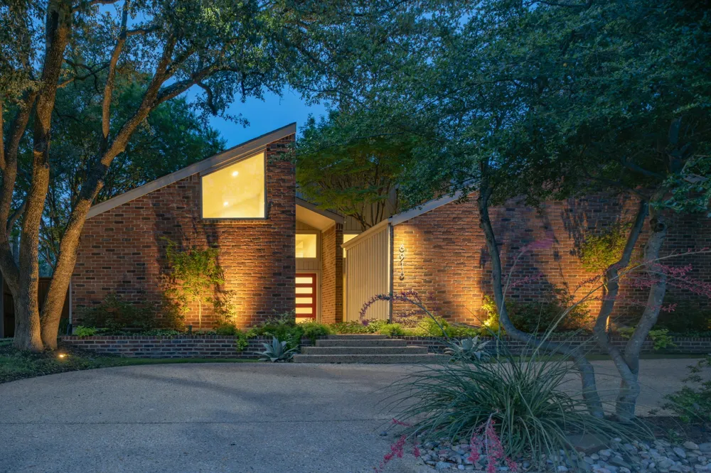 6918 Chevy Chase Avenue Dallas, TX 75225