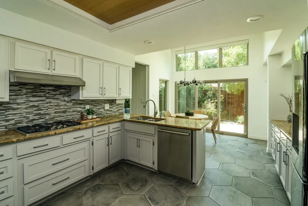 6918 Chevy Chase Avenue Dallas, TX 75225