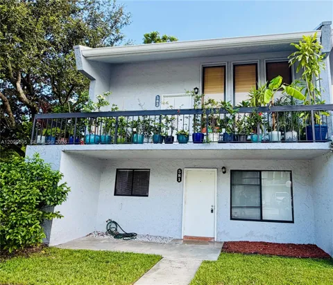 581 University Dr #36