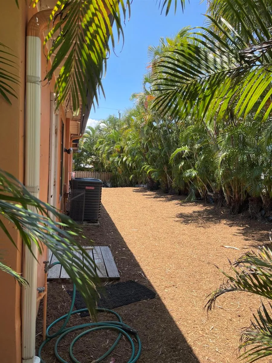 445 NW 8th Street Boca Raton, FL 33432