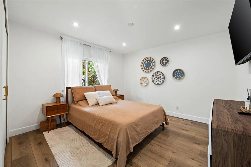 3284 HUNTINGTON Weston, FL 33332