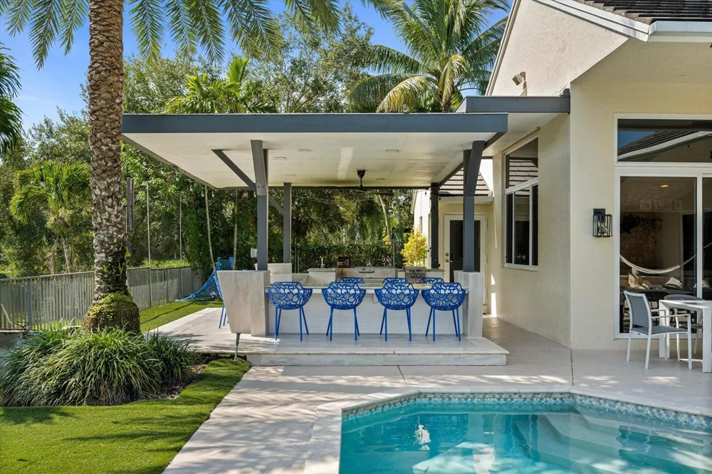 3284 HUNTINGTON Weston, FL 33332