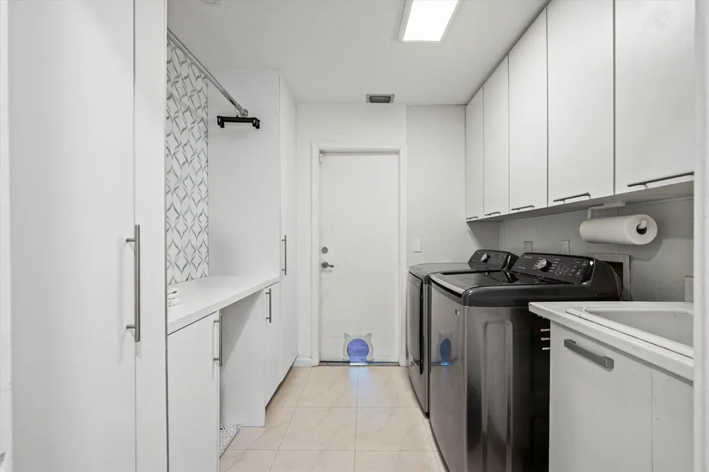 3284 HUNTINGTON Weston, FL 33332