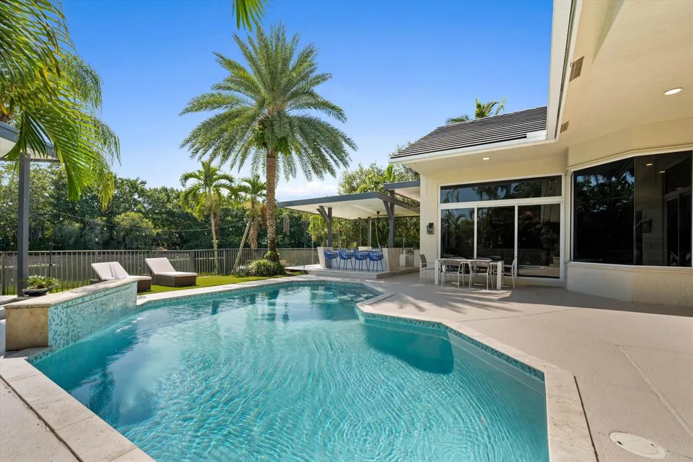 3284 HUNTINGTON Weston, FL 33332