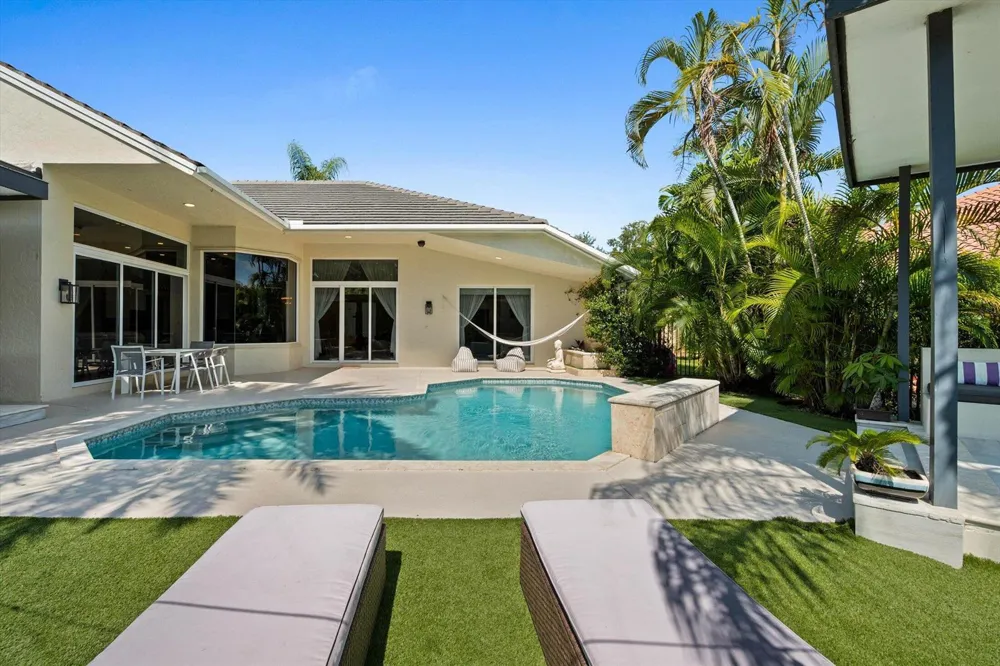3284 HUNTINGTON Weston, FL 33332