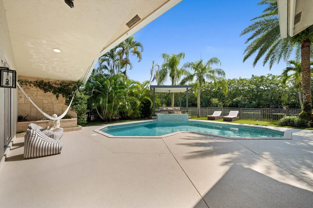 3284 HUNTINGTON Weston, FL 33332