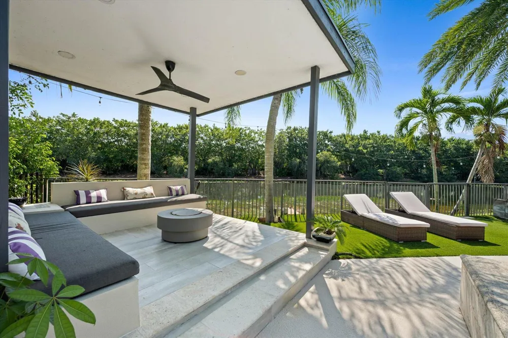 3284 HUNTINGTON Weston, FL 33332