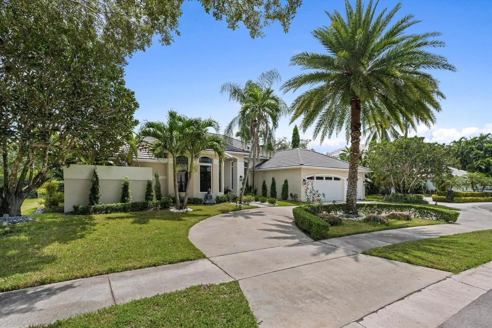 3284 HUNTINGTON Weston, FL 33332