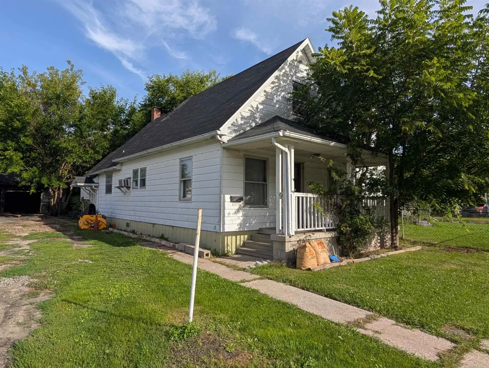 2307 S Niagara Street Saginaw City, MI 48602