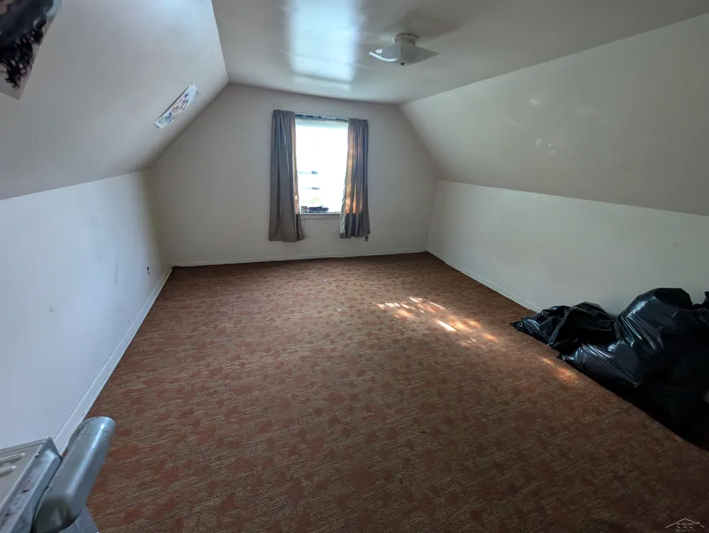 2307 S Niagara Street Saginaw City, MI 48602