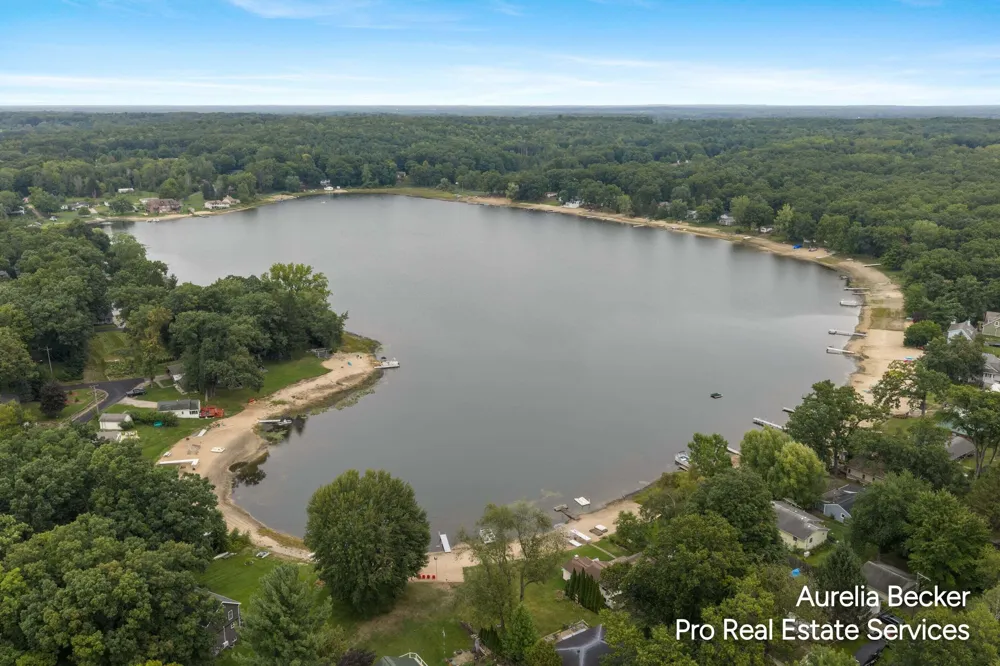 13555 Sunset Shores Drive NE Nelson Township, MI 49319