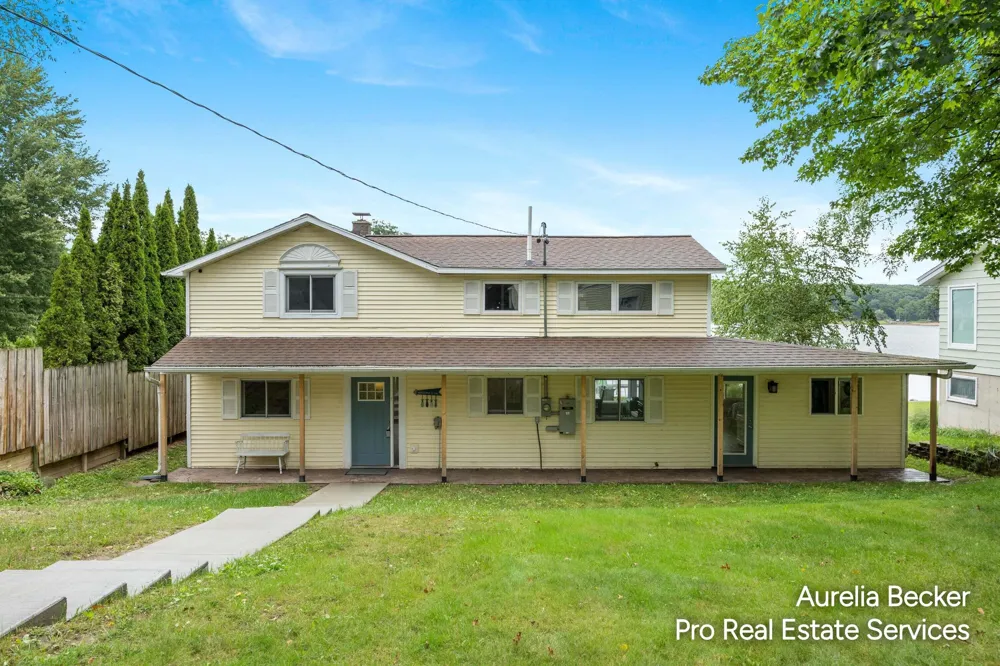 13555 Sunset Shores Drive NE Nelson Township, MI 49319