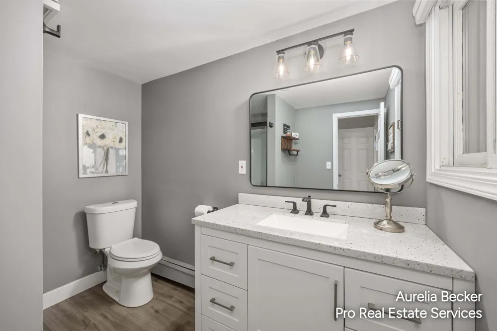13555 Sunset Shores Drive NE Nelson Township, MI 49319