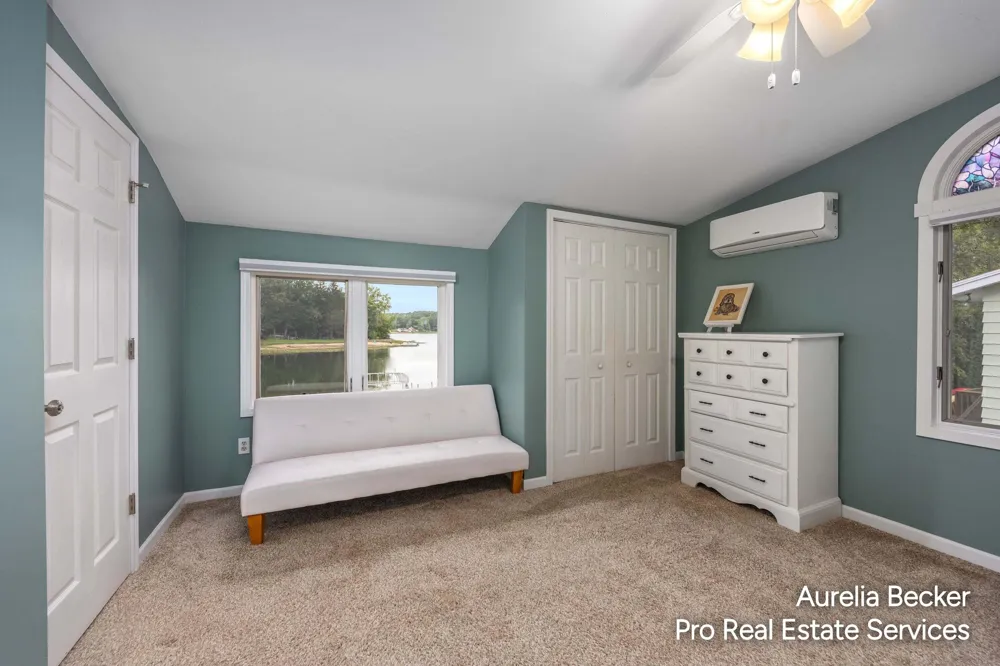13555 Sunset Shores Drive NE Nelson Township, MI 49319