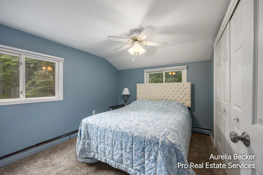 13555 Sunset Shores Drive NE Nelson Township, MI 49319