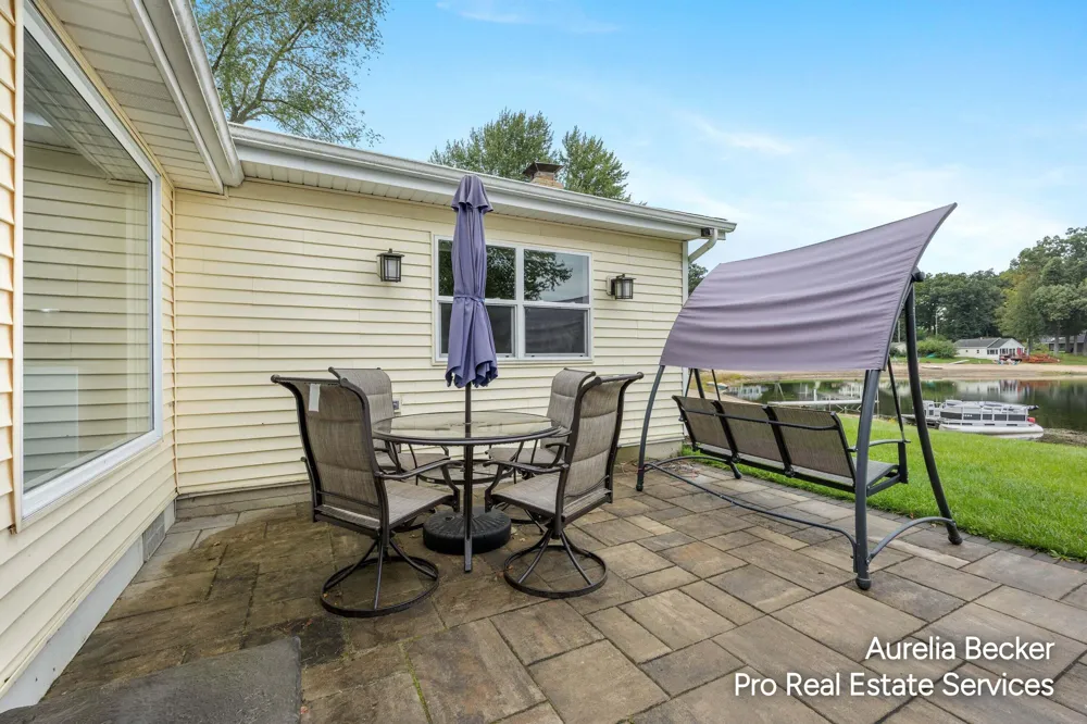 13555 Sunset Shores Drive NE Nelson Township, MI 49319