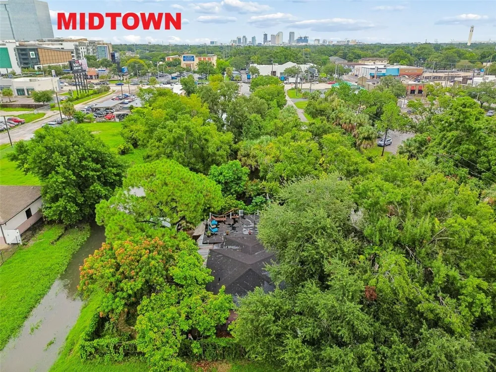 3823 W LEMON STREET Tampa, FL 33609