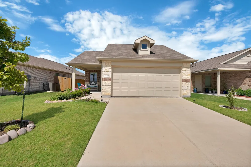 1448 Dovekie Drive Forney, TX 75126