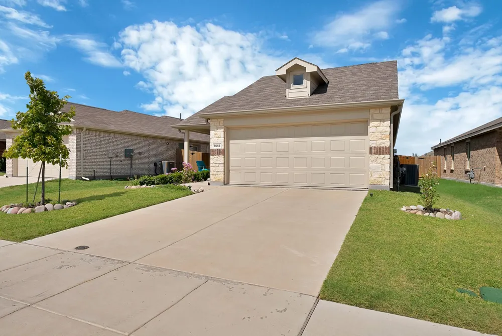1448 Dovekie Drive Forney, TX 75126
