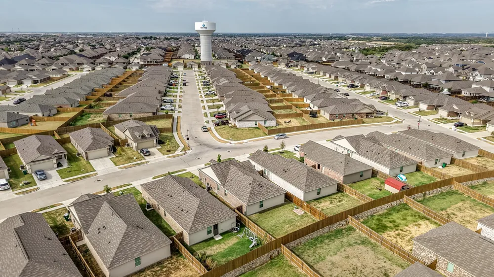 1448 Dovekie Drive Forney, TX 75126