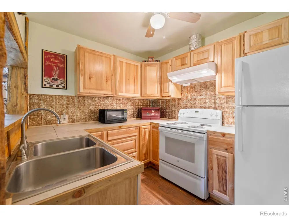 428 Rustic Road Bellvue, CO 80512