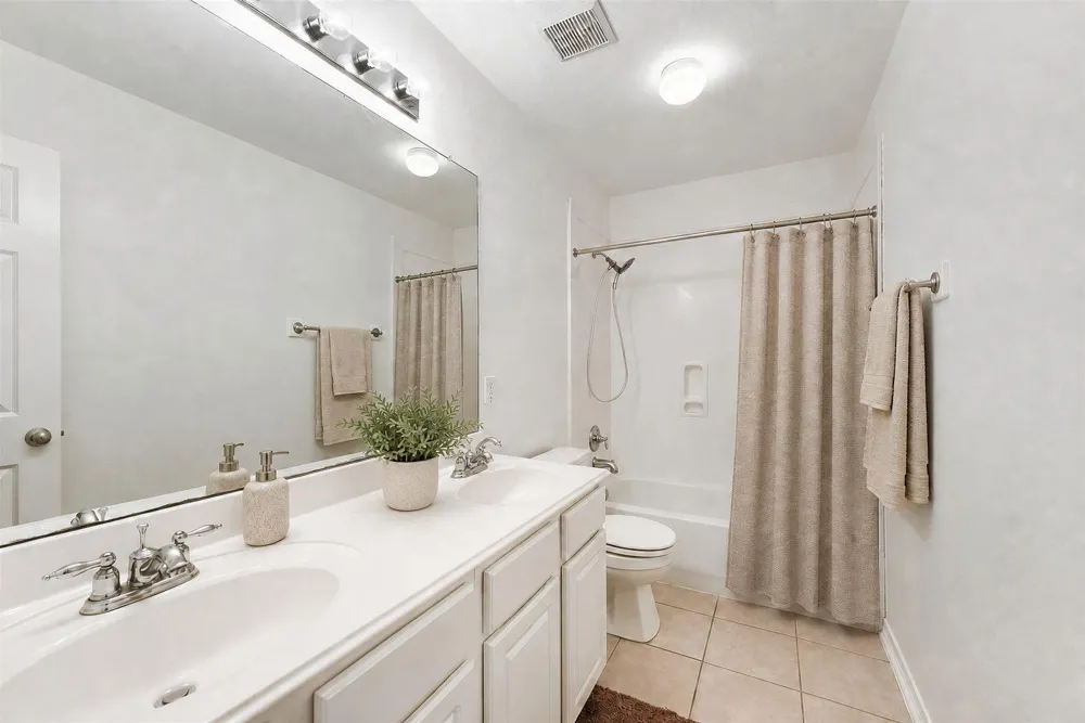 511 Silver Creek Circle Richmond, TX 77406