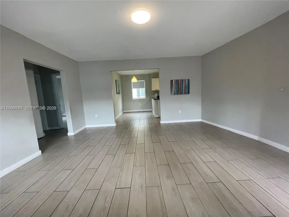 625 77th St #4 Miami Beach, FL 33141
