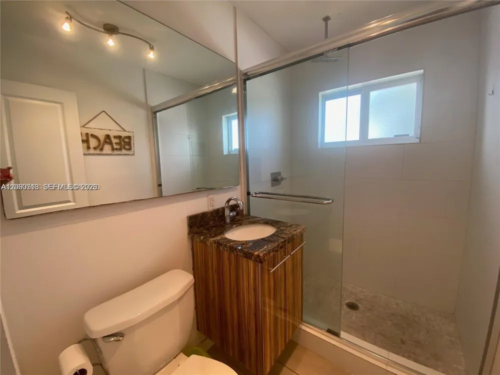625 77th St #4 Miami Beach, FL 33141