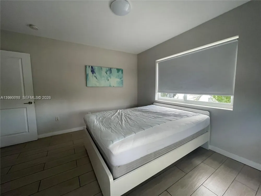 625 77th St #4 Miami Beach, FL 33141