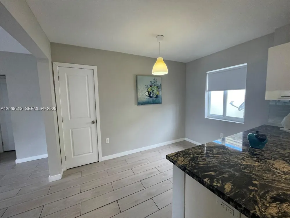 625 77th St #4 Miami Beach, FL 33141