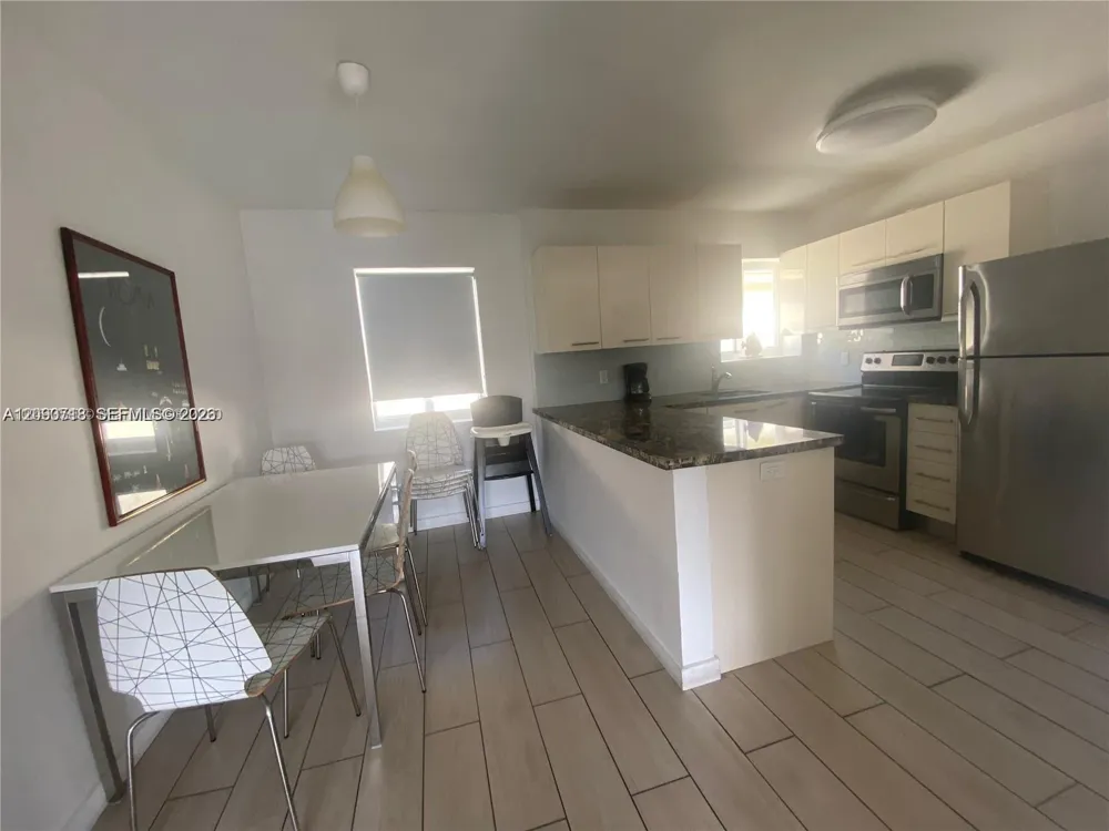 625 77th St #4 Miami Beach, FL 33141