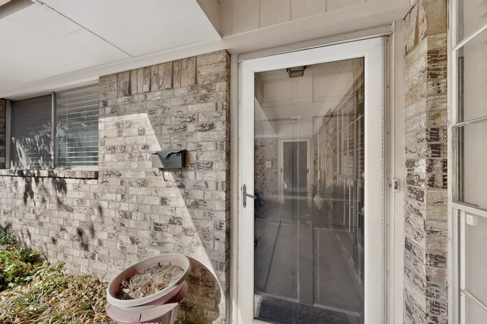 11341 Quail Run Street Dallas, TX 75238