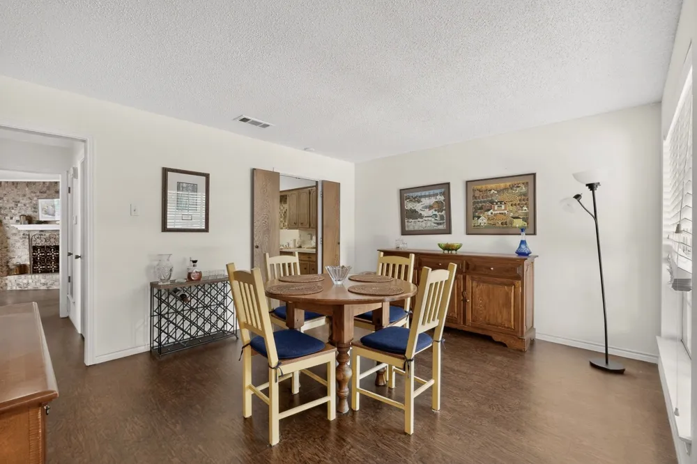11341 Quail Run Street Dallas, TX 75238