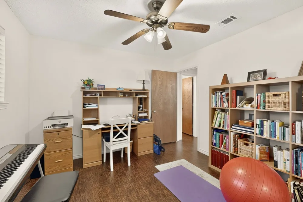 11341 Quail Run Street Dallas, TX 75238