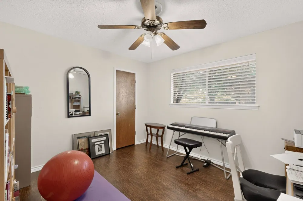 11341 Quail Run Street Dallas, TX 75238
