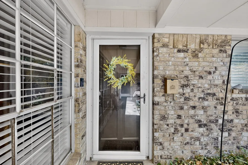 11341 Quail Run Street Dallas, TX 75238