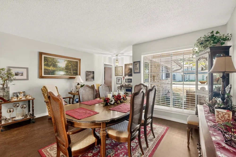 11341 Quail Run Street Dallas, TX 75238