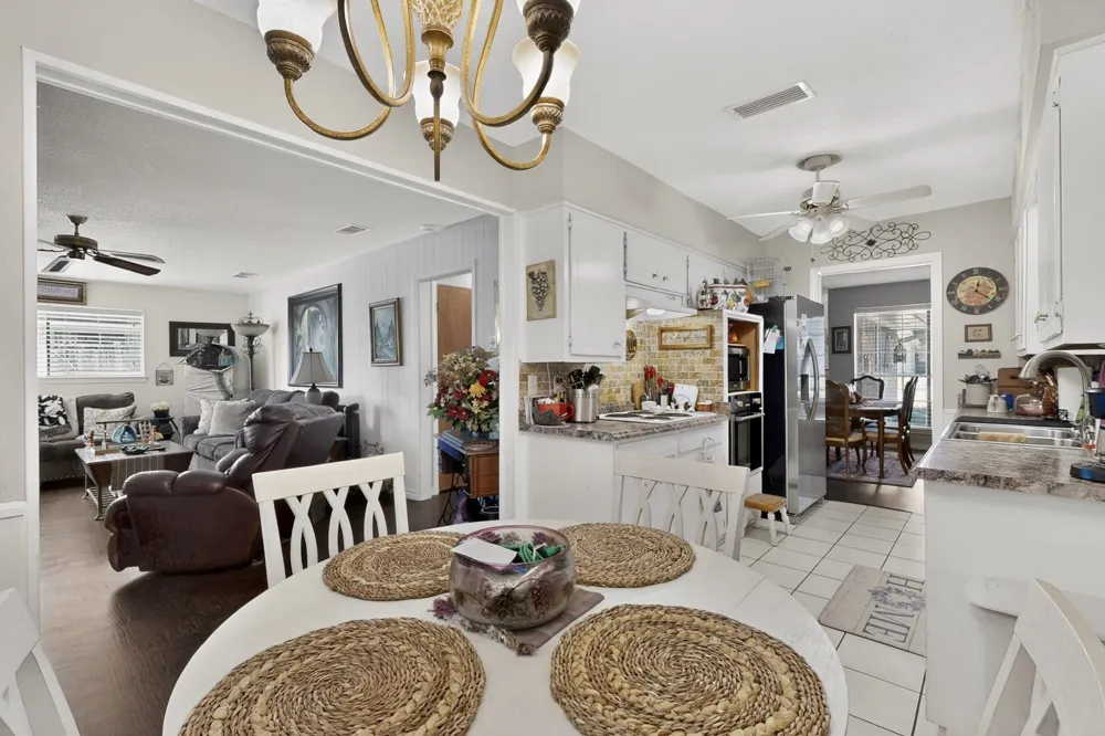11341 Quail Run Street Dallas, TX 75238