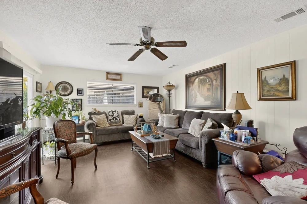 11341 Quail Run Street Dallas, TX 75238