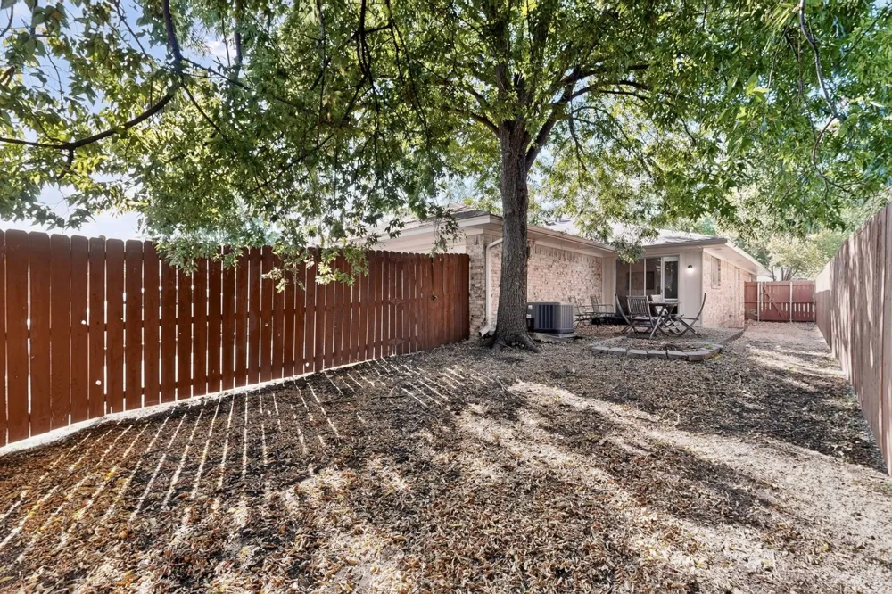 11341 Quail Run Street Dallas, TX 75238