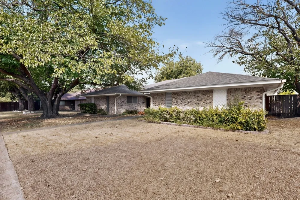 11341 Quail Run Street Dallas, TX 75238