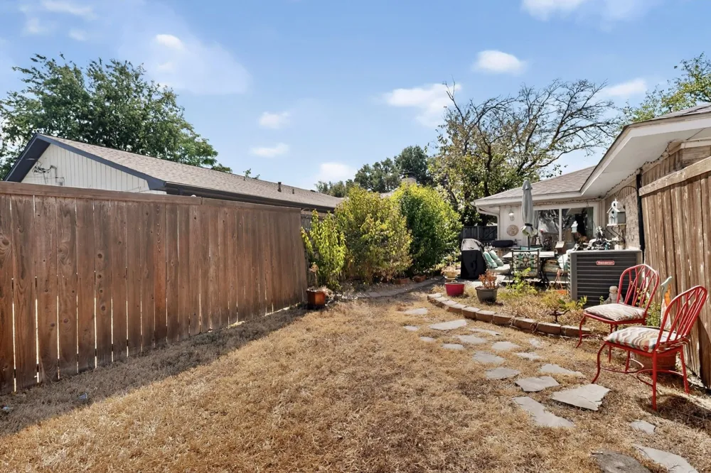 11341 Quail Run Street Dallas, TX 75238