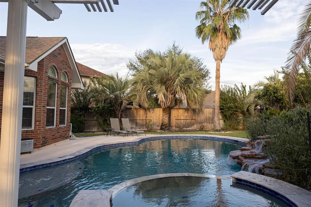 4303 Bridgestone Cedar Drive Spring, TX 77388